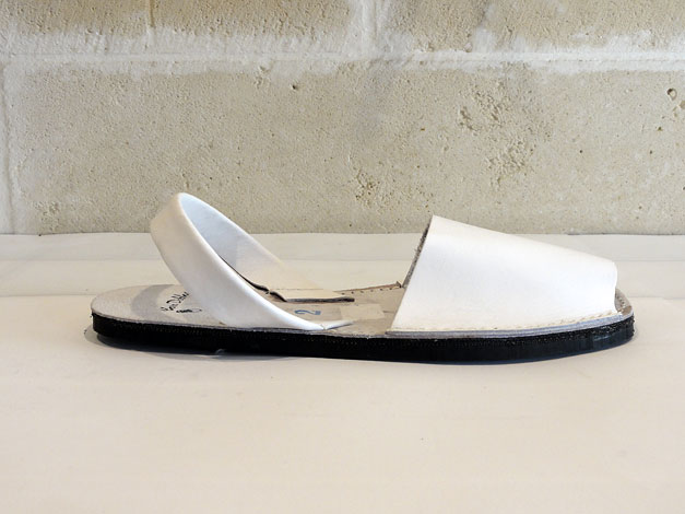Photo of Tire sandals / White