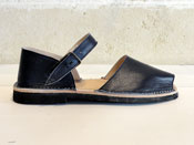 Photo of Friar sandals / Marine