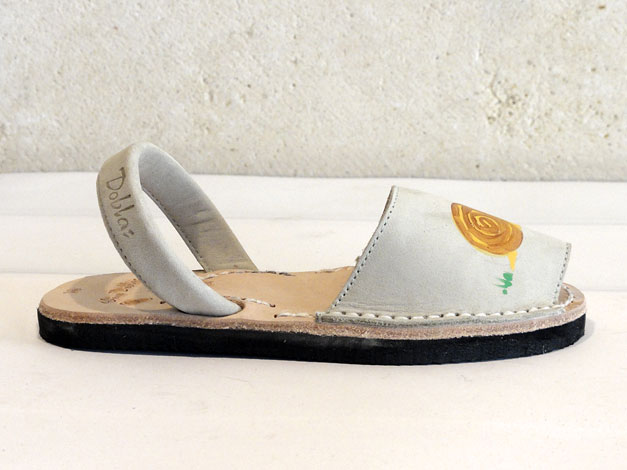 Photo of Hand-painted sandals / Reed