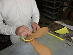 Traditionelle Herstellung von Sandalen und Avarcas